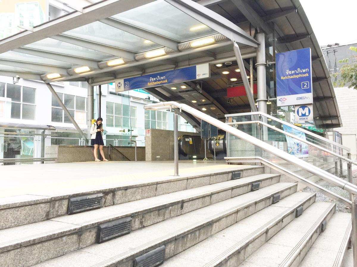 Five Stars Ratchada 19 Vandrerhjem Bangkok Eksteriør bilde